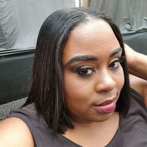 Meet your Posher, Ebony